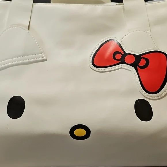 Hello Kitty Extra Large Travel Duffle NWOT - Picture 11 of 11